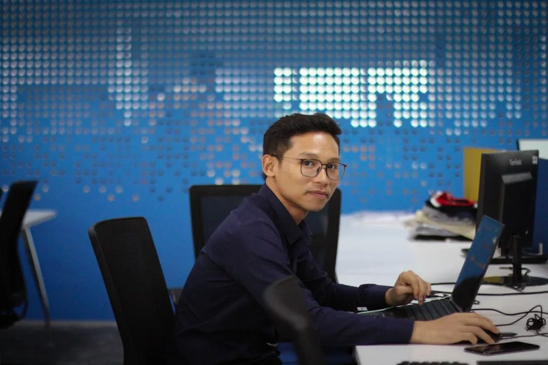重庆恒凡达建筑装修装饰工程：商业空间机电安装一体化施工要点解析