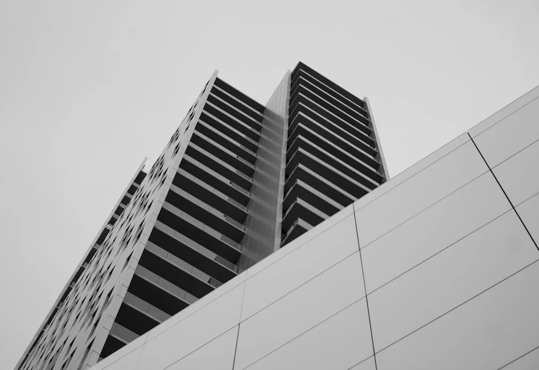 商业综合体机电安装工程中的消防联动调试要点解析——重庆恒凡达建筑工程实践分享