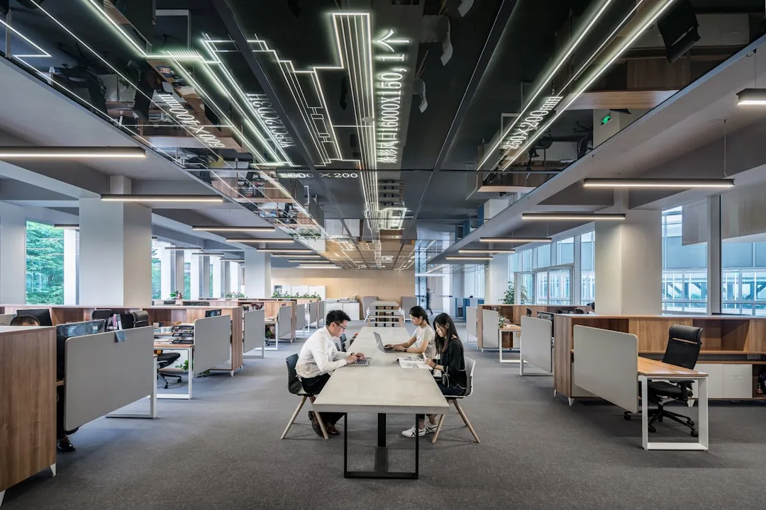 重庆恒凡达建筑装饰工程：商业空间机电安装与消防系统一体化施工方案解析